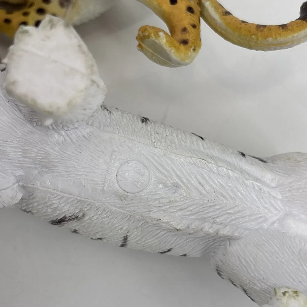 AAA PVC Jungle Arctic Animals Figures Lot‎ of 5 White Tiger Elephant Leopard